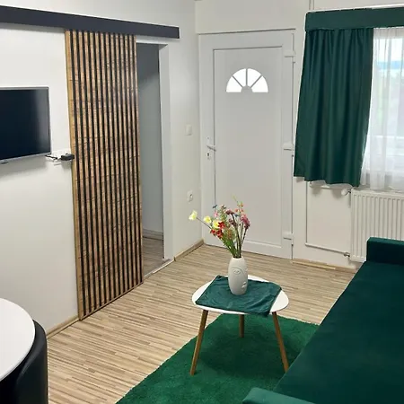 Апартаменты Nosztalgia Balaton Apartmanhaz Вонярцвашхедь