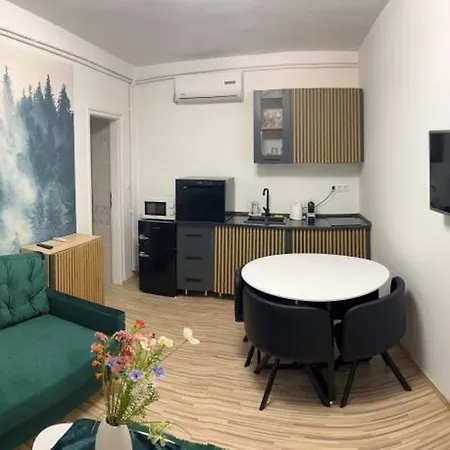 Nosztalgia Balaton Apartmanhaz *