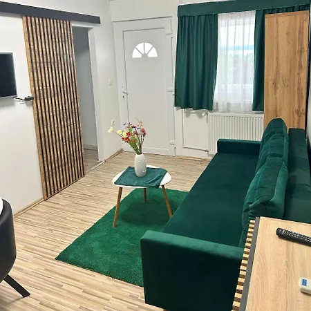 Nosztalgia Balaton Apartmanhaz * Vonyarcvashegy