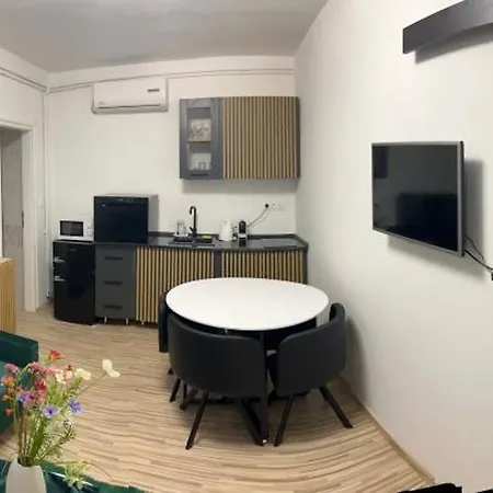 Nosztalgia Balaton Apartmanhaz Апартаменты Вонярцвашхедь