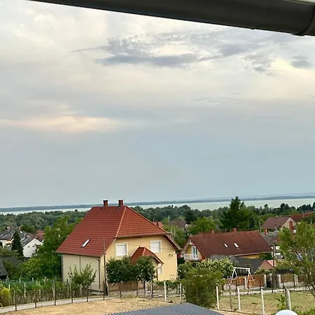 Daire Nosztalgia Balaton Apartmanhaz Vonyarcvashegy