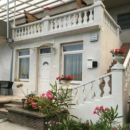 Nosztalgia Balaton Apartmanhaz Daire Vonyarcvashegy