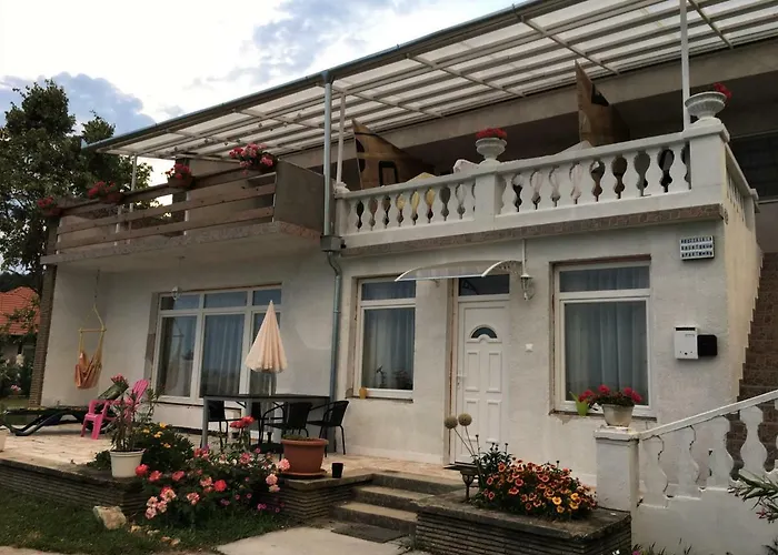 Nosztalgia Balaton Apartmanhaz דירה